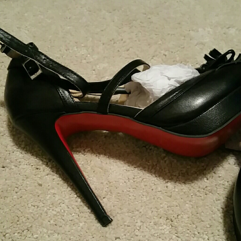 Stiletto - Picture 3 of 4